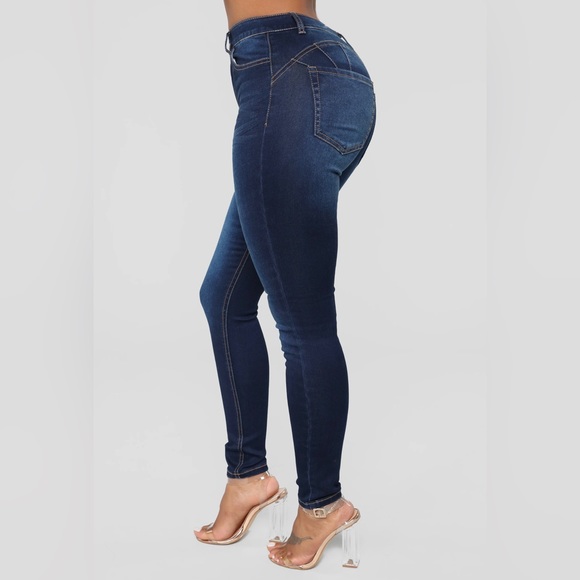 Alexa High Rise Booty
Lifter Skinny Jeans -
Dark Denim
Size: 9 - Picture 3 of 6